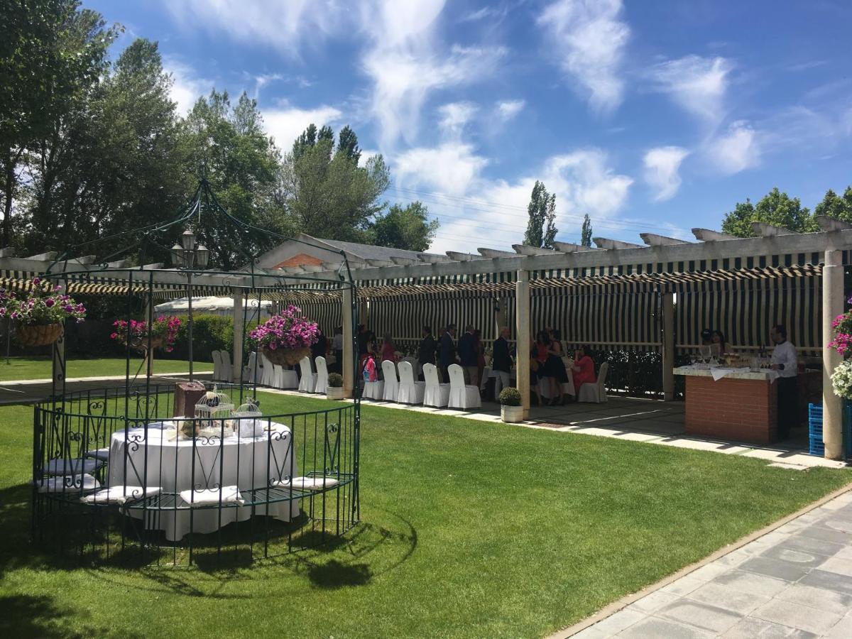 Hotel Lasa Sport Valladolid Exterior photo