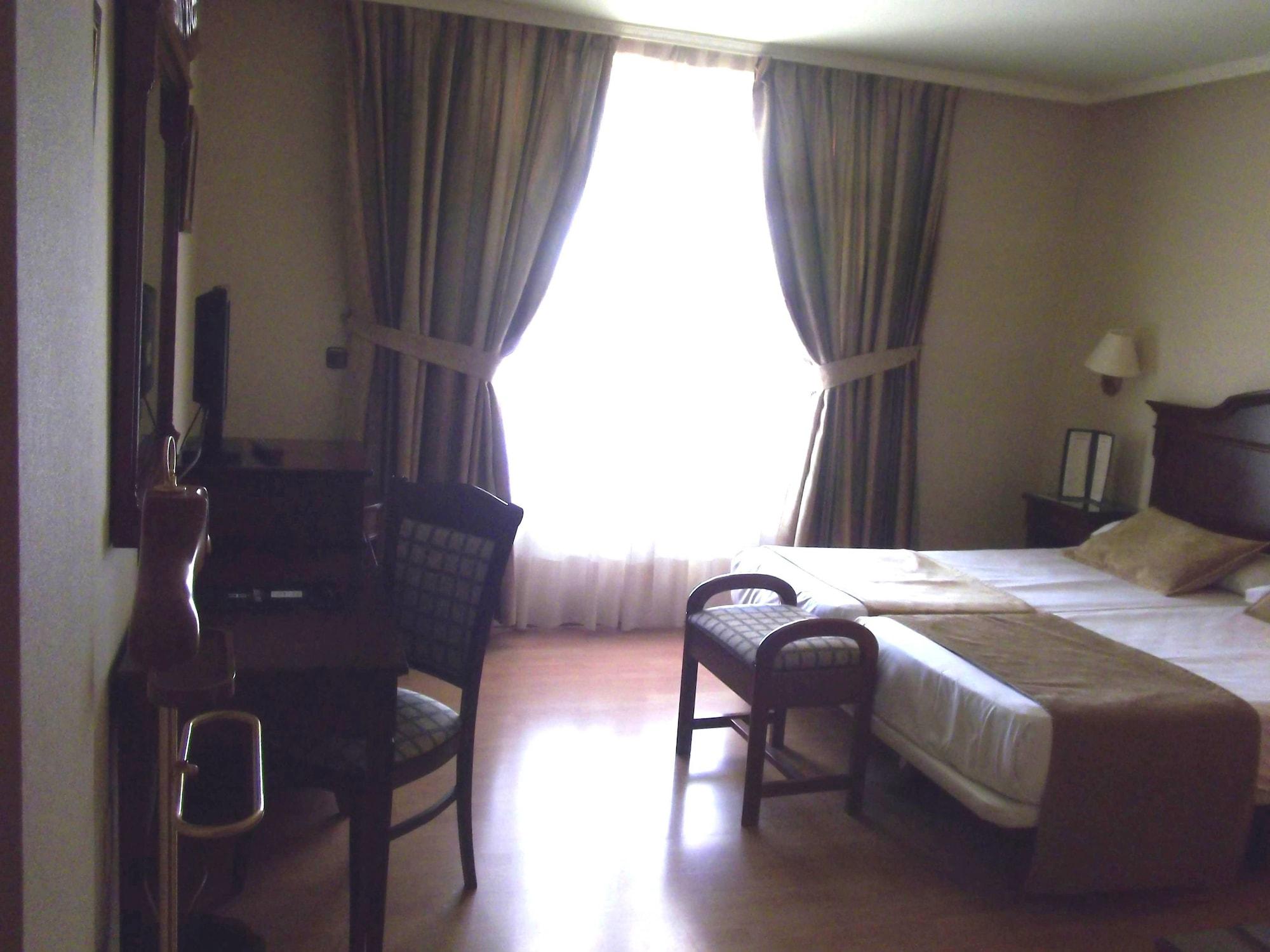 Hotel Lasa Sport Valladolid Exterior photo