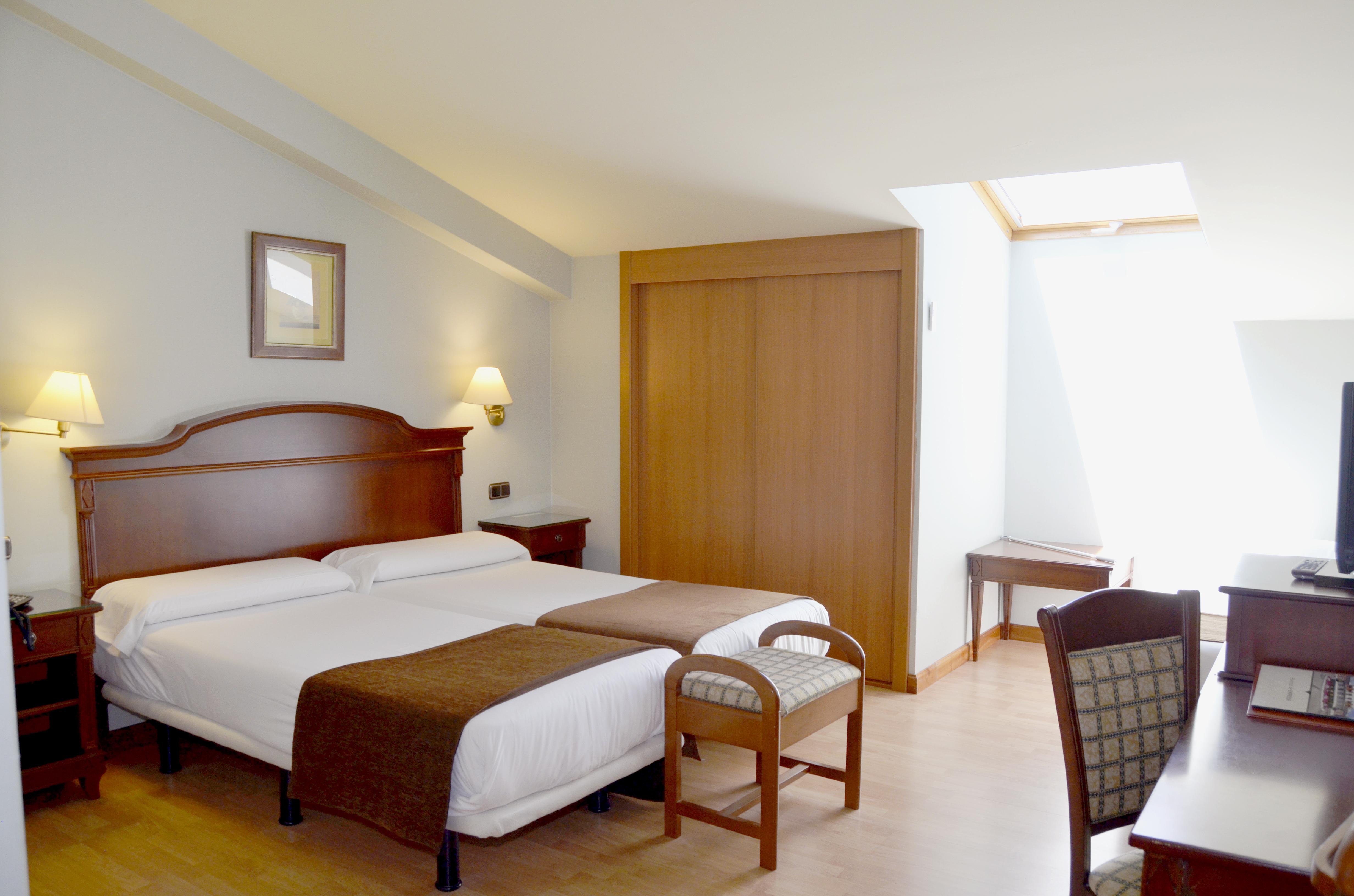 Hotel Lasa Sport Valladolid Exterior photo