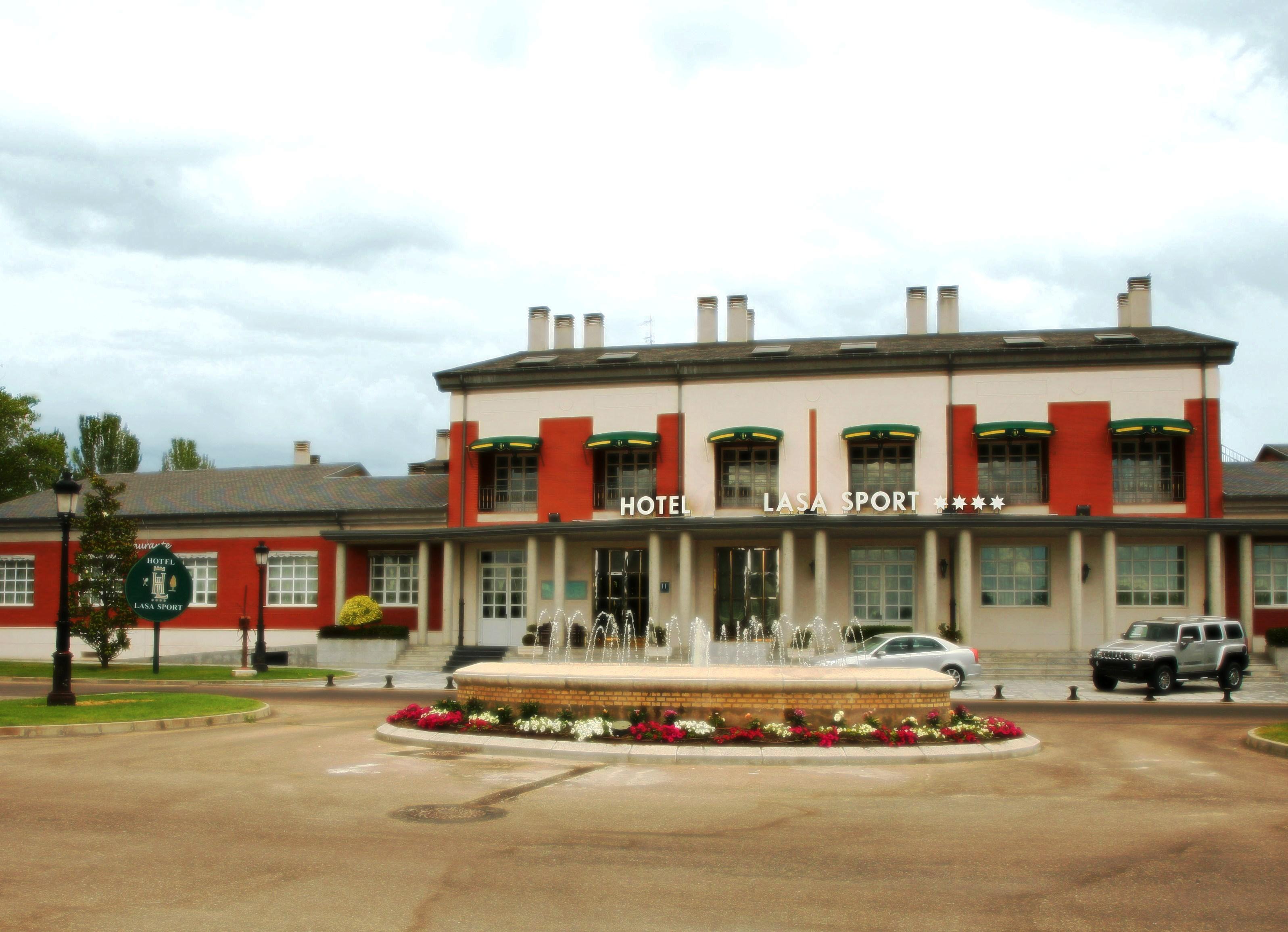 Hotel Lasa Sport Valladolid Exterior photo