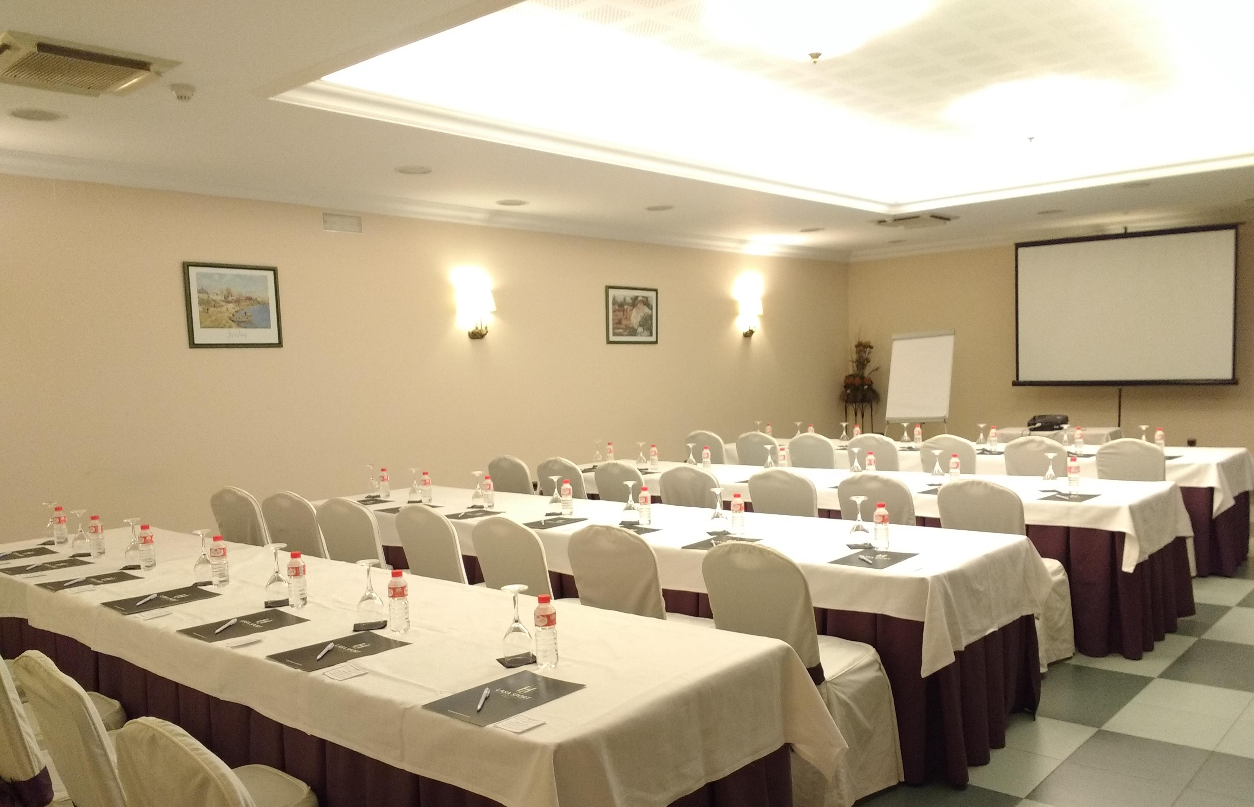 Hotel Lasa Sport Valladolid Exterior photo