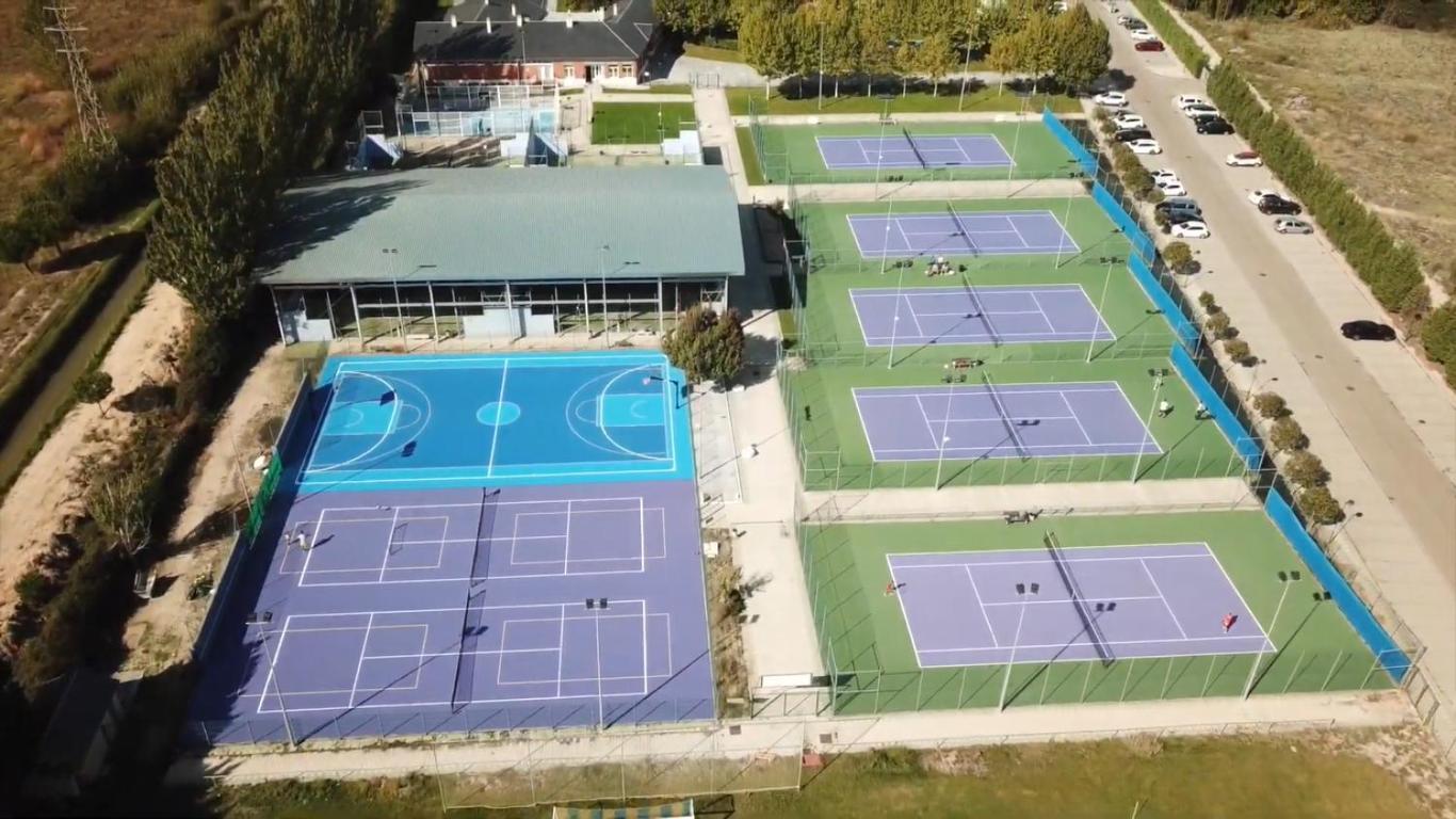Hotel Lasa Sport Valladolid Exterior photo