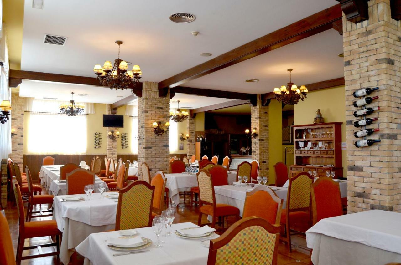 Hotel Lasa Sport Valladolid Exterior photo